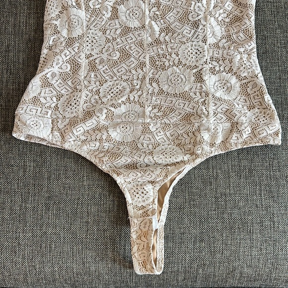 Windsor one piece body suit, lace/tan. Size large. Worn one time. - Picture 3 of 5